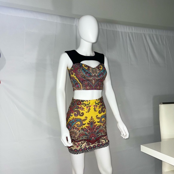 Bebe Multi print two piece set. With cut out on crop top in front. - Picture 3 of 3